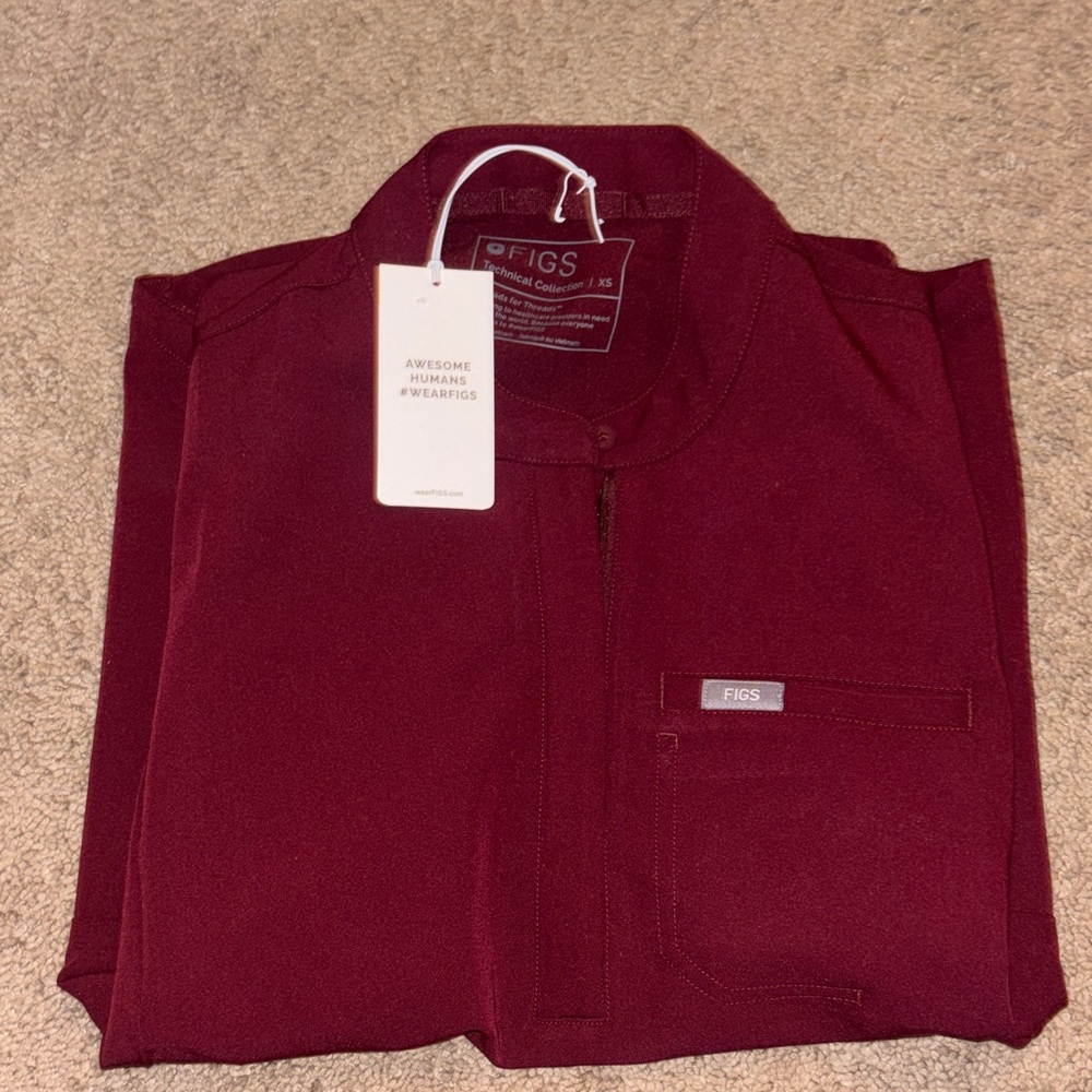 Figs scrub top
